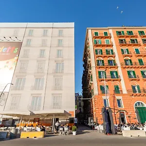 parthenopes-eye-on-the-seafront-by-napoliapartments.hotels-amalfi.com/